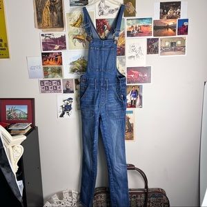 Skinny crop overalls in Hewitt Wash